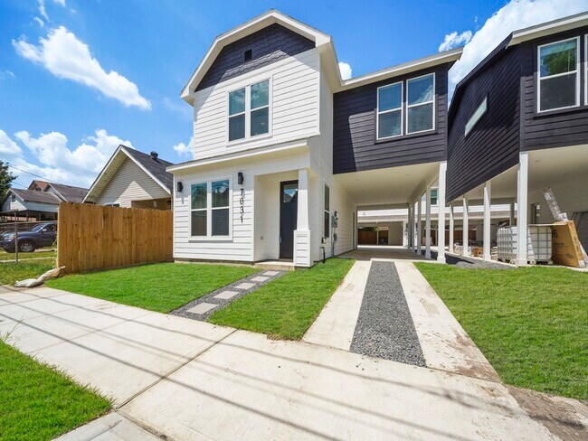 Building Photo - 7033 Avenue N