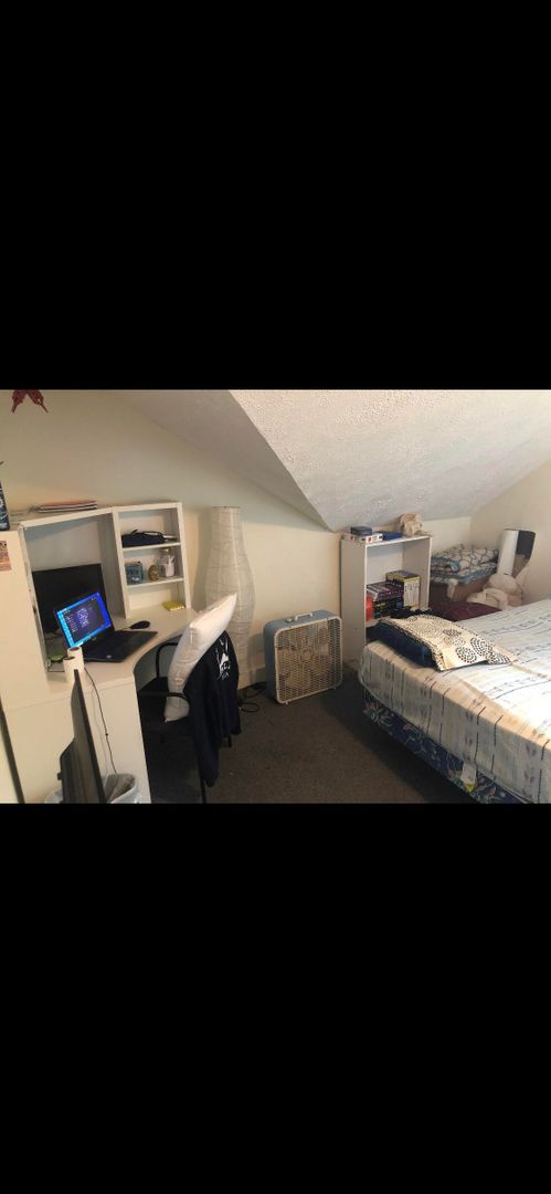 Building Photo - 7 University Pl