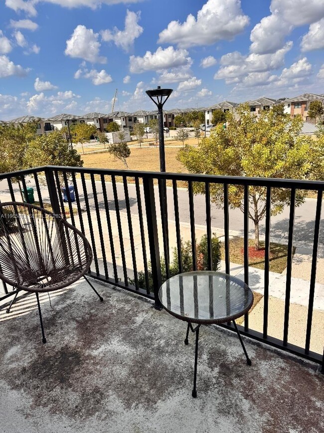 Building Photo - 1167 NW 2nd Ter