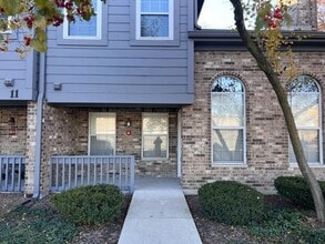 Building Photo - 11 Foxcroft Rd