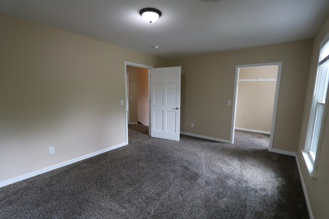 Building Photo - 421 S Garfield Ave