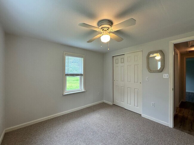 Building Photo - Beautiful Sunsets! Close to Historic District, Shopping & Beaches!