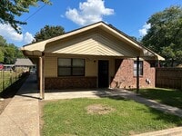 Building Photo - Easy Access ~ 3 bedroom 1 bathroom