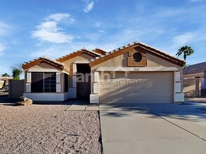 Building Photo - 1925 E Palomino Dr