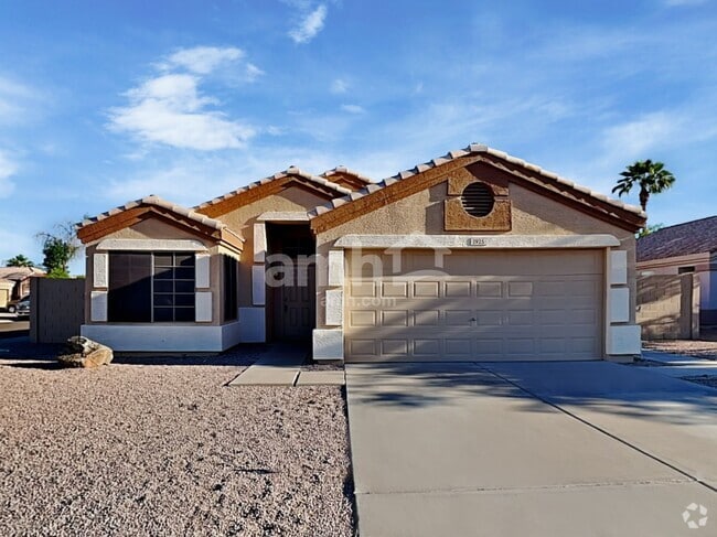 Building Photo - 1925 E Palomino Dr