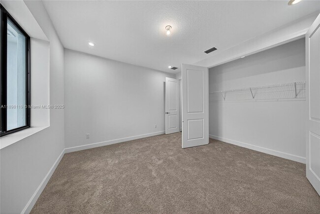 Building Photo - 2722 NW 87th Ter