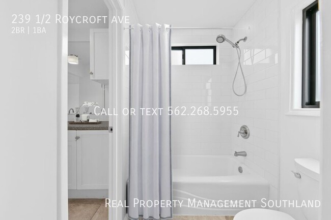 Building Photo - 239 1/2 Roycroft ave-