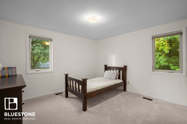 Building Photo - Beautiful 4 bedroom home in Palisades Neighborhood of Lake Oswego!