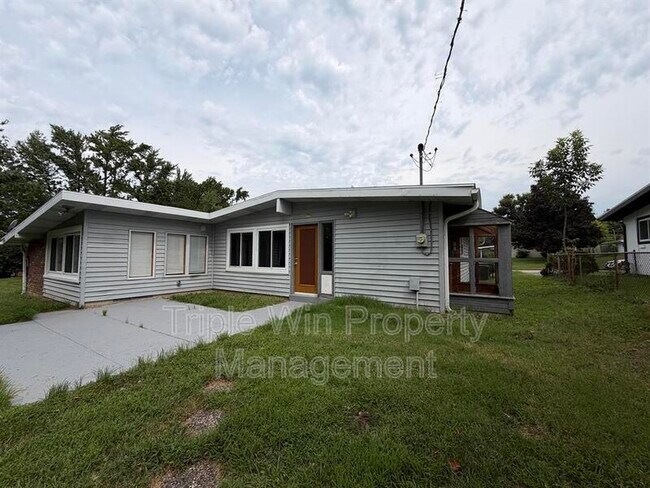 Building Photo - 810 St Anthony Ln