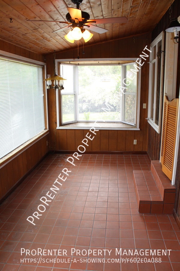 Building Photo - 415 N 400 E