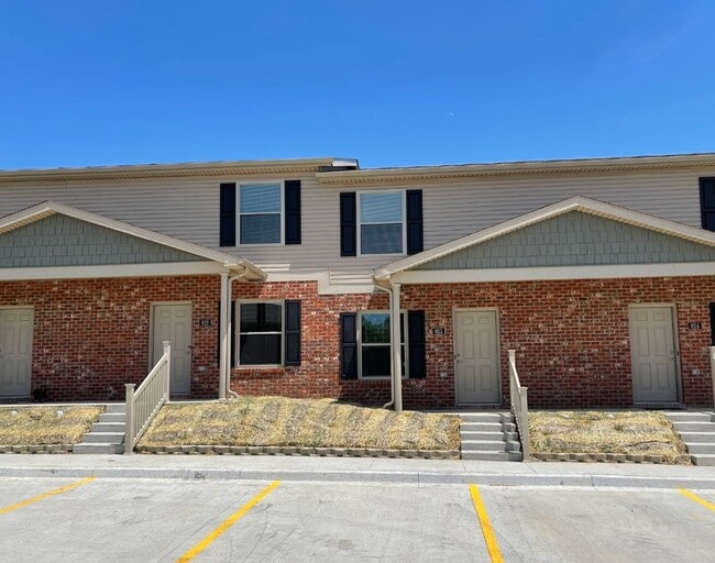 Building Photo - Cedar View 2 BR Market