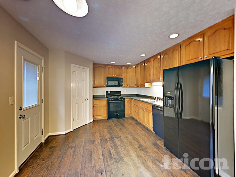 Building Photo - 206 Blake Dr