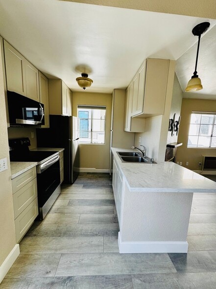 Building Photo - 3770 32nd St