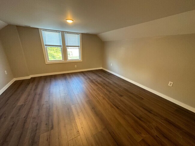 Building Photo - 305 S Virginia St