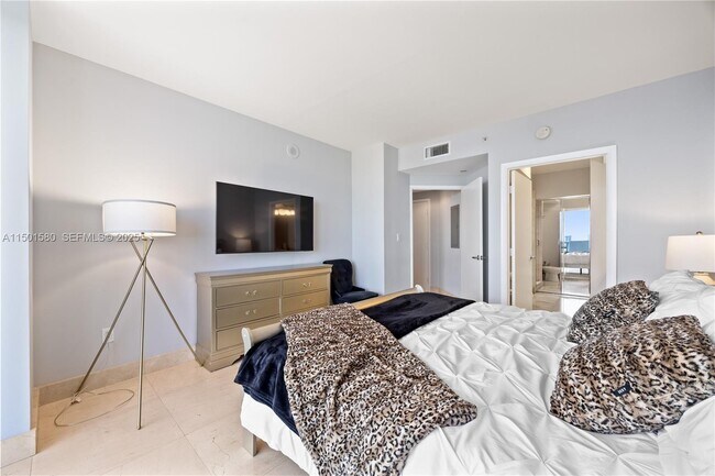 Building Photo - 6365 Collins Ave