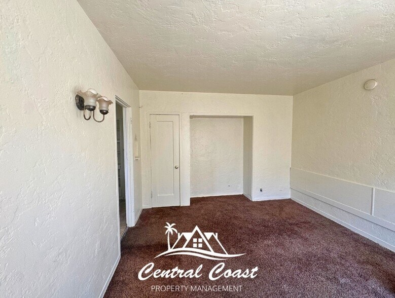 Building Photo - 0 E Chapel St