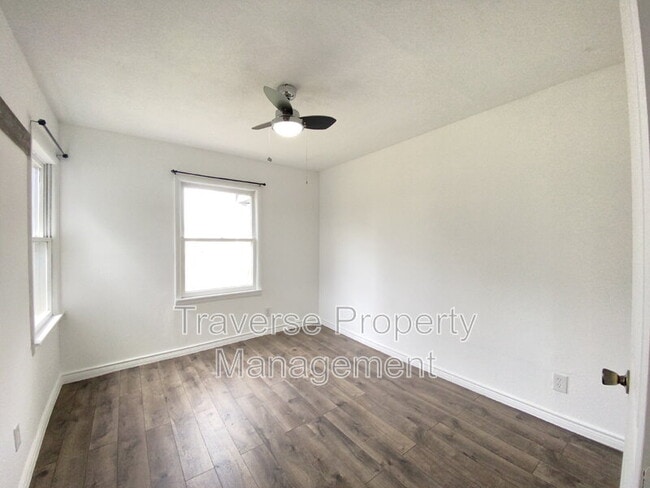 Building Photo - 145 Gordon Dr