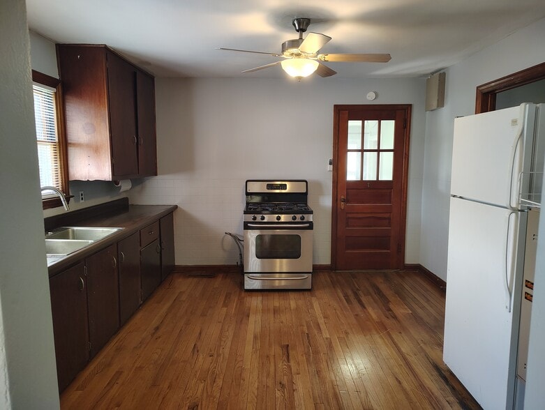 Building Photo - 4700 Ross Ave
