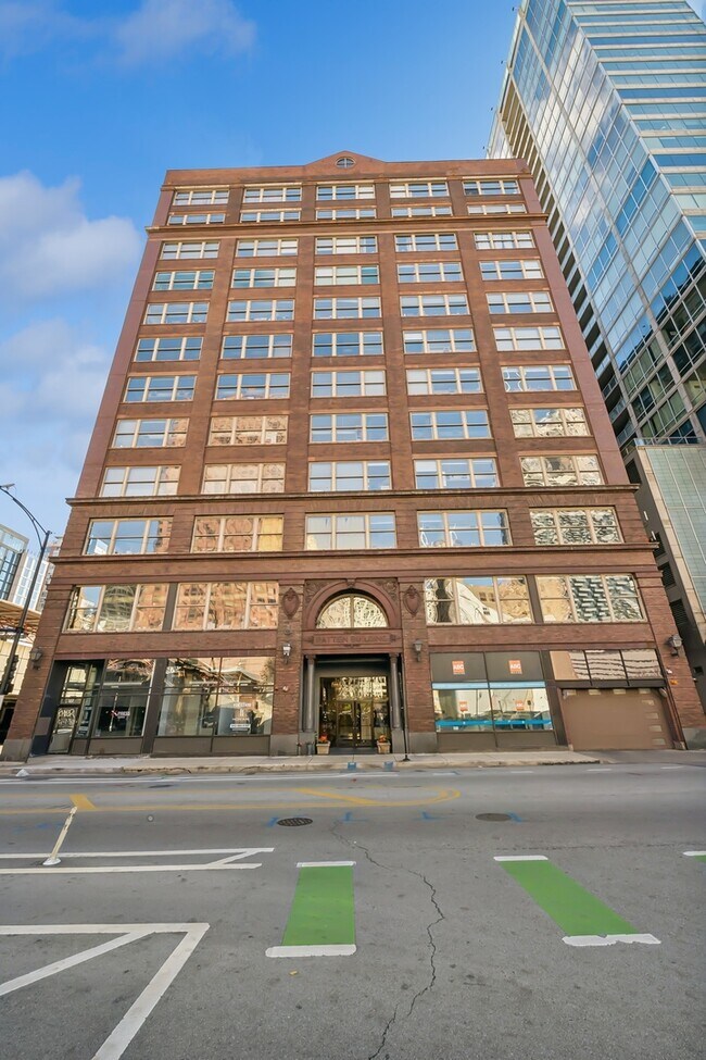 Primary Photo - 161 W Harrison St