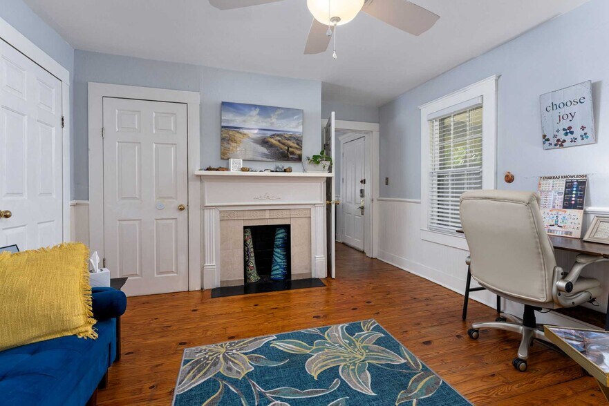 Primary bedroom - 309 Queen St