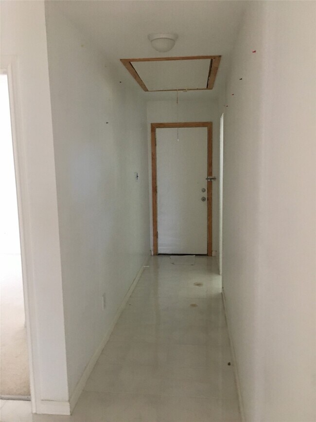 Building Photo - 10802 Heatherford Dr