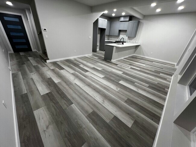 Building Photo - 1808 N Coach Ln