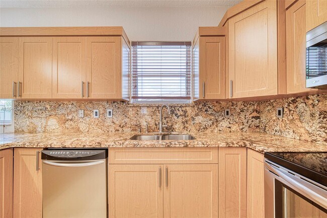 Building Photo - 16544 SW 75th Terrace
