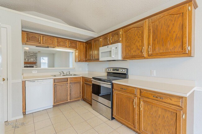 Building Photo - 2957 Oak Ridge Ct