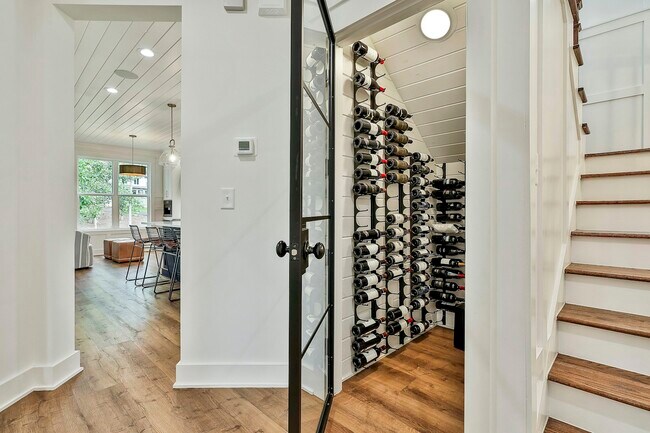 Building Photo - 43 Morgan St