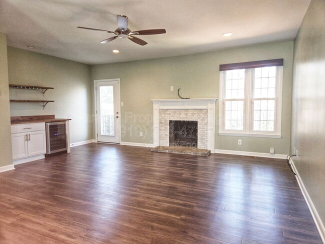 Building Photo - 6241 Waterside Ln