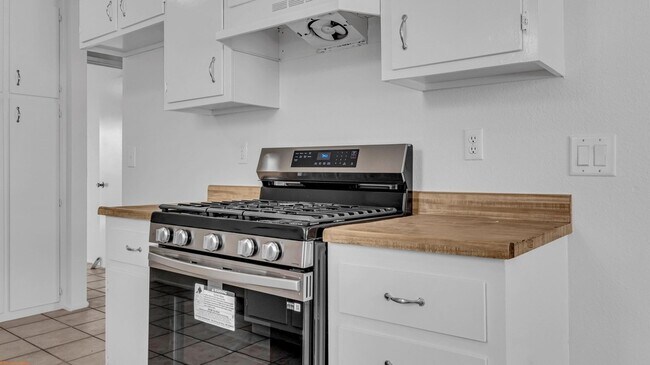 Building Photo - 67285 Pierson Blvd