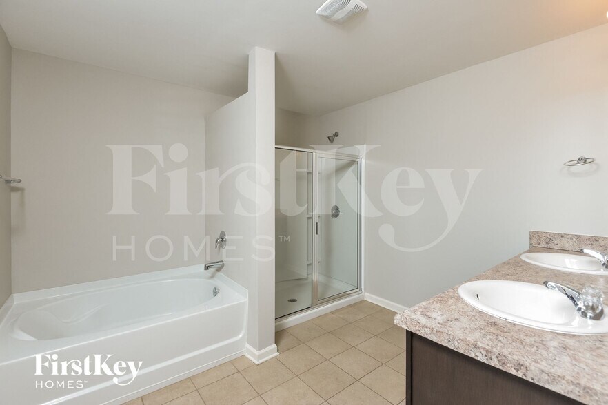 Building Photo - 5884 Cheshire Cove Trail