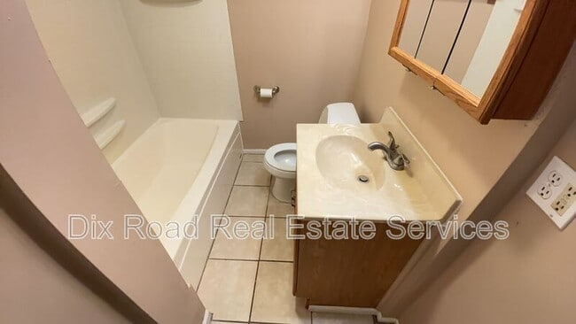 Building Photo - 1425 Welsh Ave