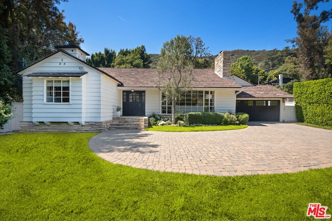 Primary Photo - 2107 Coldwater Canyon Dr