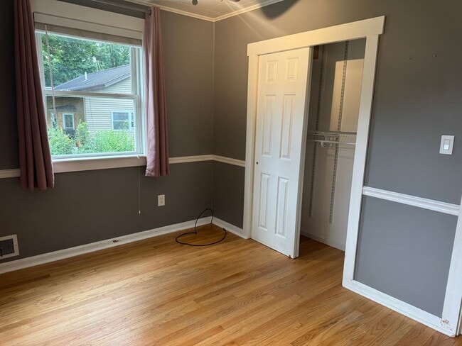 Building Photo - 2 Bedroom with one car garage