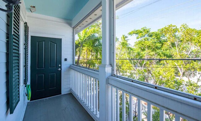 Building Photo - 120 Angela St