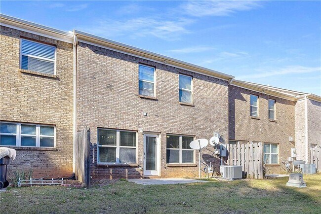 Building Photo - 4003 Labrador Way