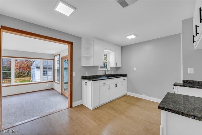 Building Photo - 25771 Zeman Ave