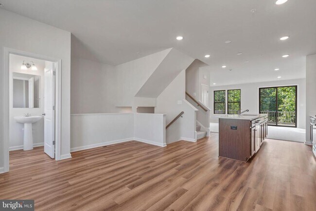 Building Photo - 6947 Gladebrook Rd