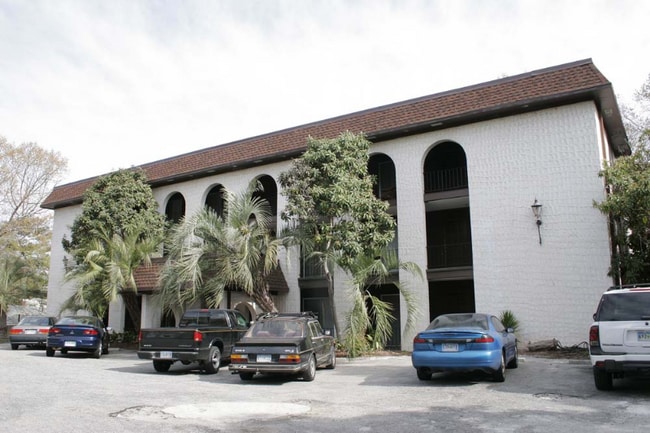 Building Photo - 200 Arbor Dr