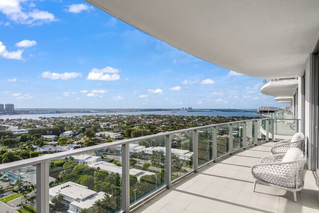 Building Photo - 3100 N Ocean Dr