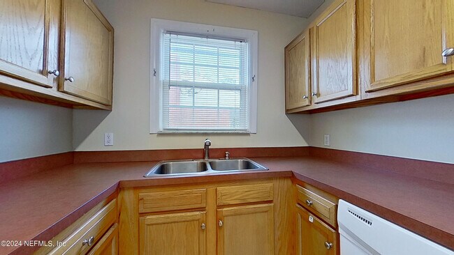 Building Photo - 1261 Belmont Terrace