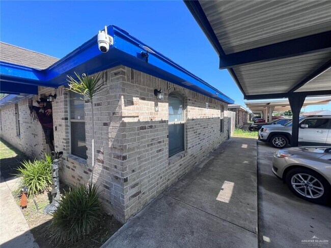 Building Photo - 20 Diamondhead Ave