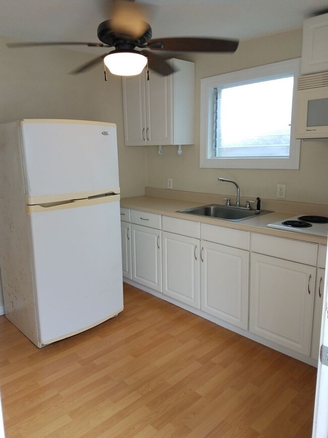 Building Photo - 2 Bed 1 Bath in Beautiful Kailua