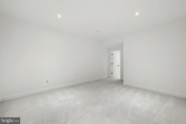 Building Photo - 1256 New Bedford Ln