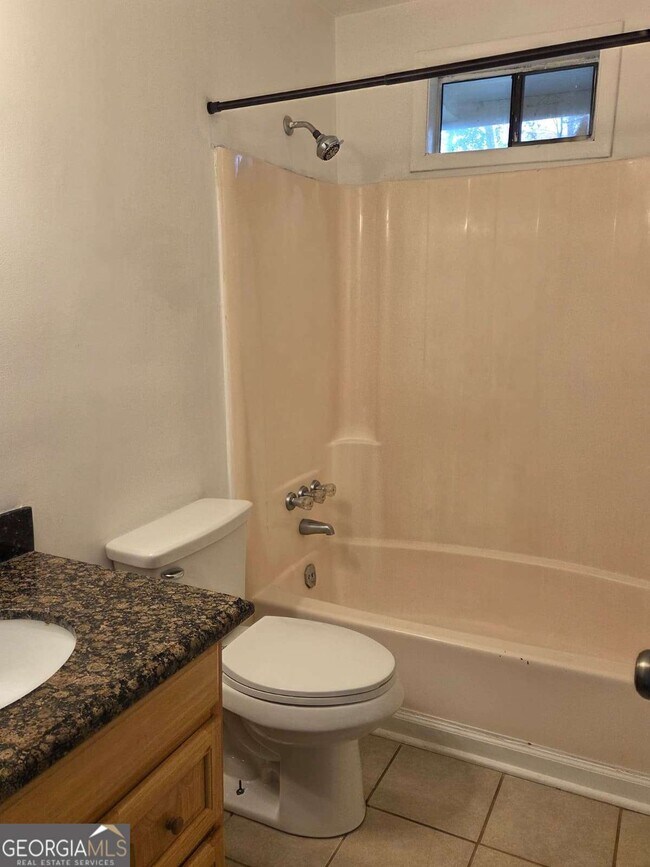 Building Photo - 4751 Valley Dale Dr SW