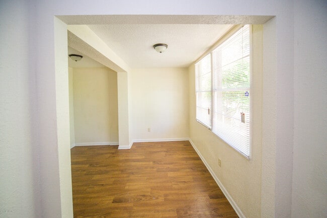 Building Photo - 1521 Yukon St