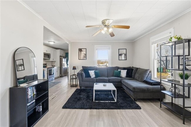 Building Photo - 213 St Louis Ave