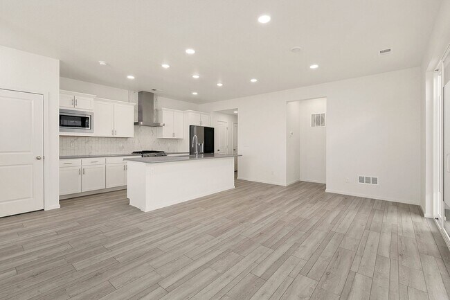 Building Photo - Beautiful New Build 3 Bed, 3 Bath Home in ...