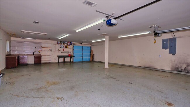 Building Photo - 7803 Courtney Manor Ln